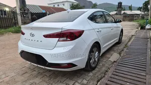 Hyundai Elantra 2019 White