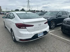 Hyundai Elantra 2019 White