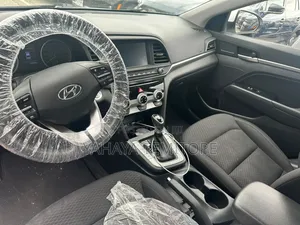 Hyundai Elantra 2019 White