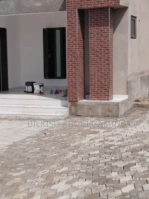 3bdrm House in Hajiya Ummi Estate for sale