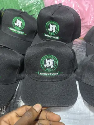 Cap Monogram.