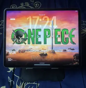 Apple iPad Pro (2022) 128 GB Silver
