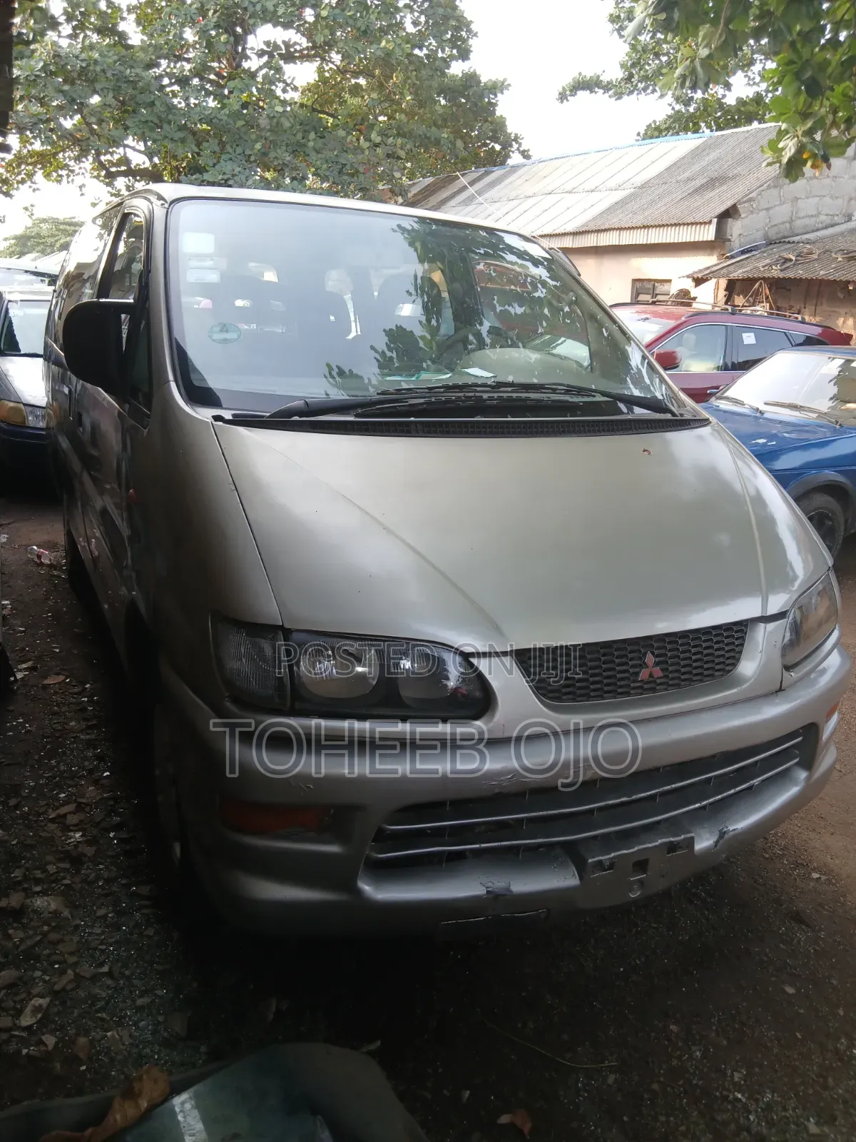 Mitsubishi L300 2002 Gold