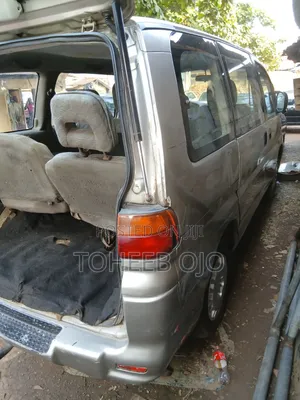 Mitsubishi L300 2002 Gold