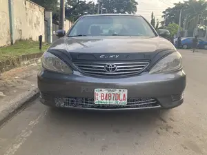 Toyota Camry LE 4dr Sedan (2.4L 4cyl 5A) 2005 Green