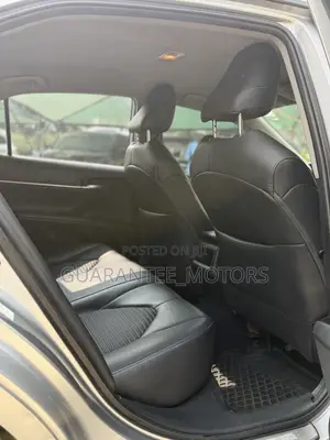 Toyota Camry 2018 Silver