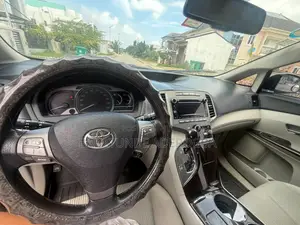 Toyota Venza LE 2012 Silver