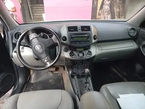 Toyota RAV4 2012 Silver
