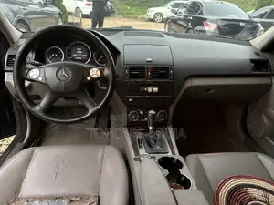 Mercedes-Benz C300 2009 Gray