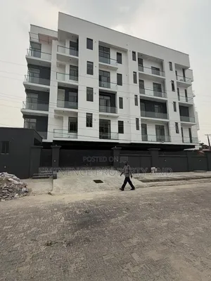 2bdrm Apartment in Lekki Phase 1 for rent