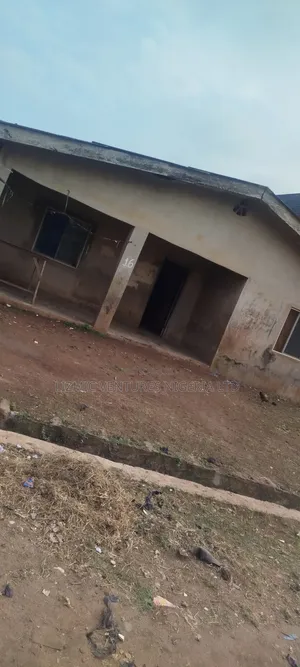 2bdrm Bungalow in Agric Rd, Igando / Ikotun/Igando for sale