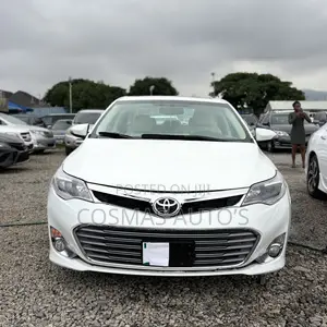 Toyota Avalon XLE FWDSedan (3.6L 6cyl 6A) 2016 White