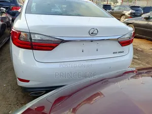 Lexus ES 2018 White