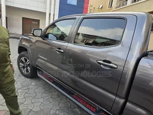 Toyota Tacoma 2018 Gray