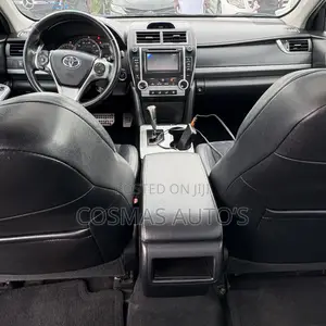 Toyota Camry SE V6 4dr Sedan (3.5L 6cyl 6A) 2013 Gray