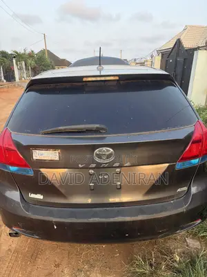 Toyota Venza AWD 2011 Gray