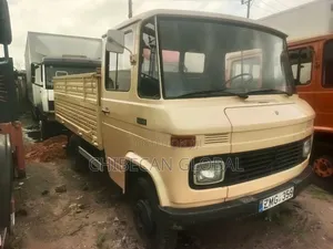 Mercedes Benz 608 Pickup Truck (Foreign Used) 6 Tyres
