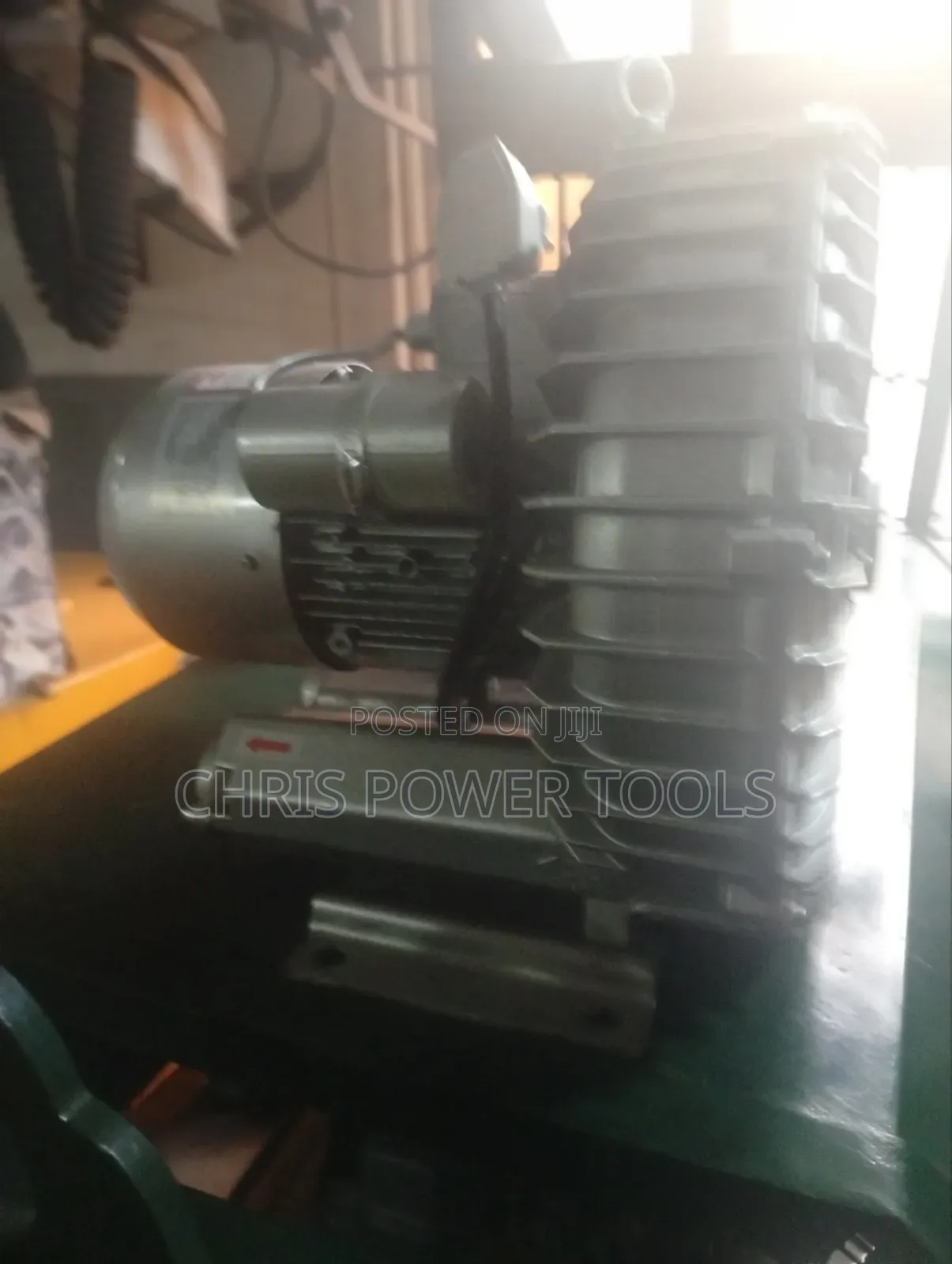 Eguzus Blower