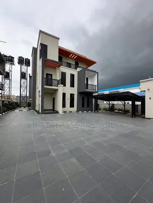 Furnished 5bdrm Duplex in Apo Resettlement for sale