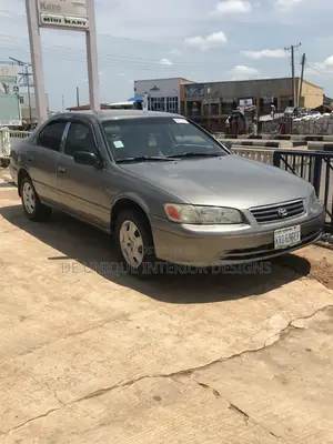 Toyota Camry LE 4dr Sedan (2.2L 4cyl 4A) 2001 Gray