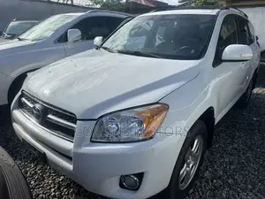 Toyota RAV4 2011 White