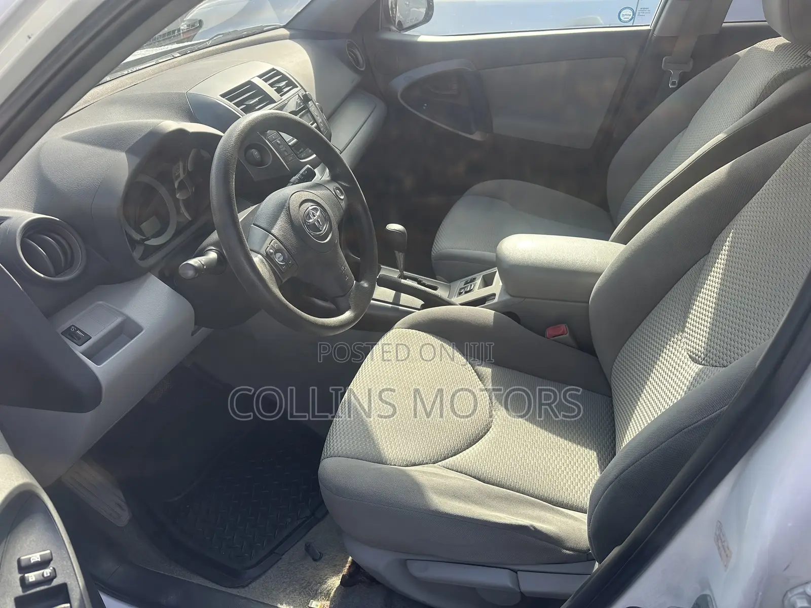 Toyota RAV4 2011 White