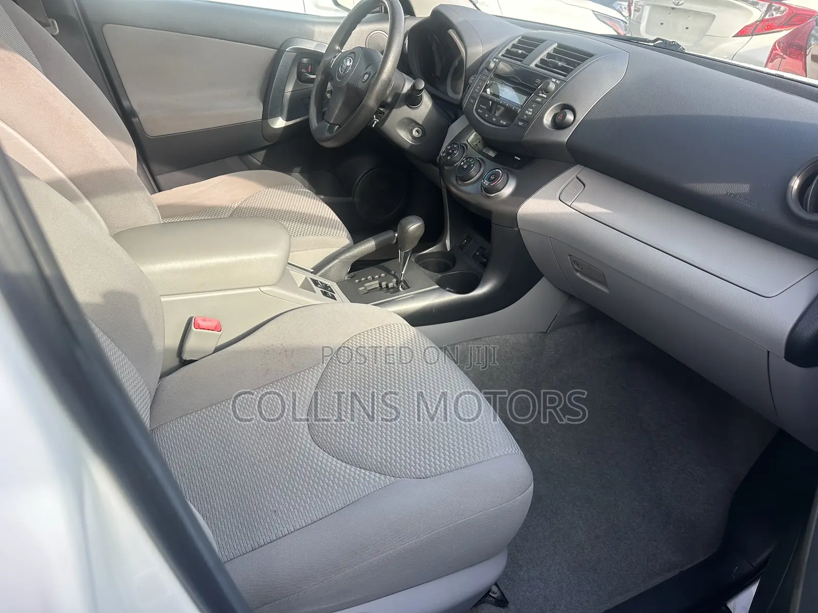 Toyota RAV4 2011 White