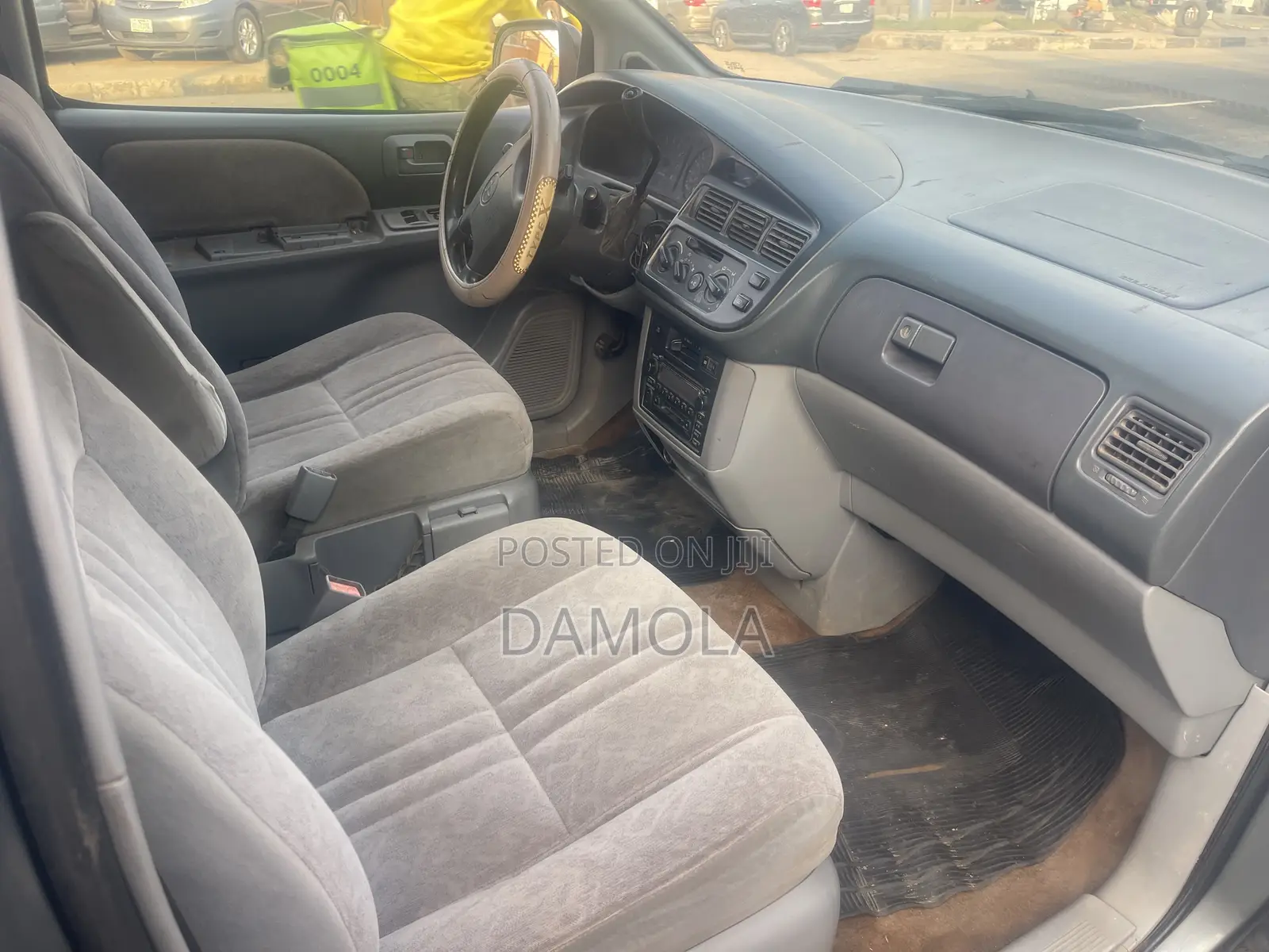 Toyota Sienna 2000 Gray