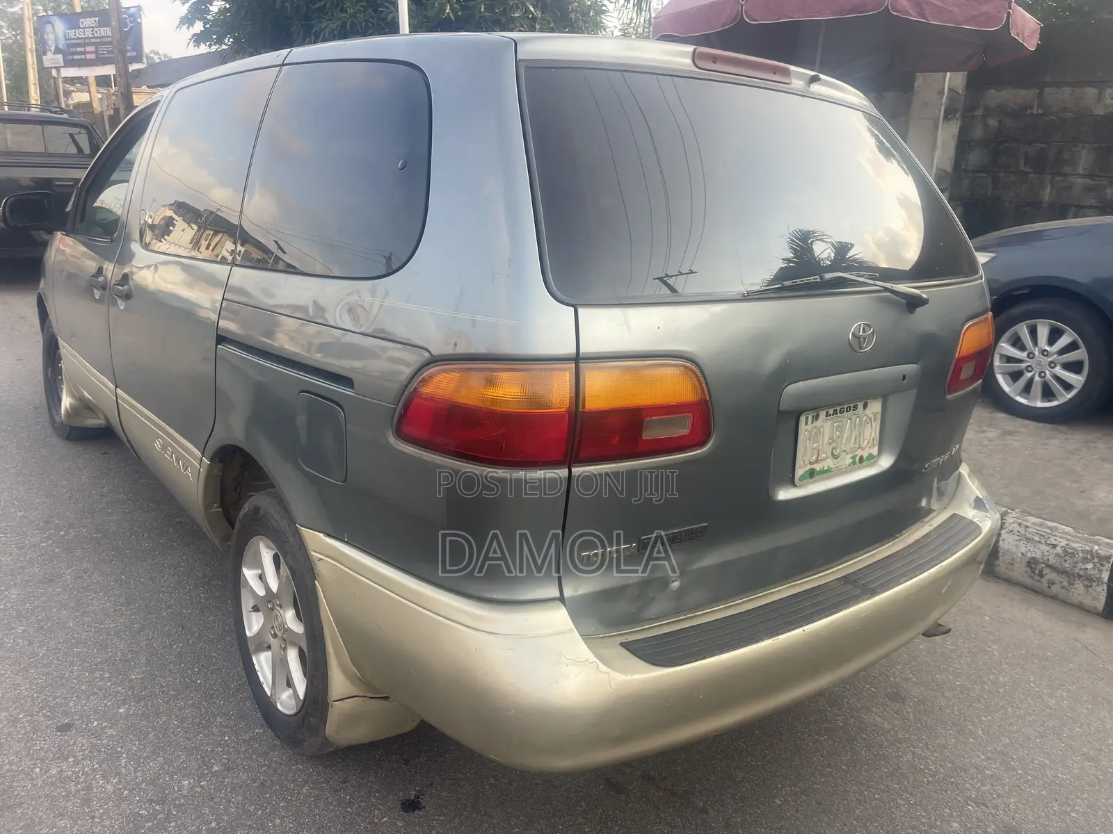 Toyota Sienna 2000 Gray