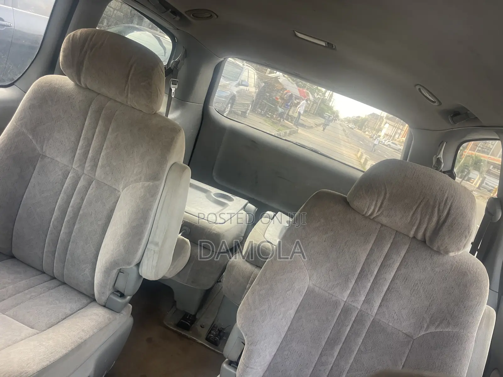 Toyota Sienna 2000 Gray