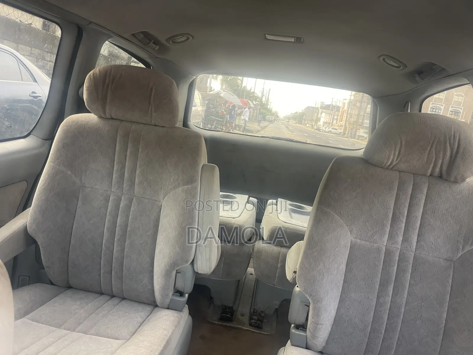 Toyota Sienna 2000 Gray