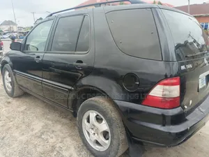 Mercedes-Benz M Class ML 350 AWD 4Matic (3.5L V6 7A) 2006 Black