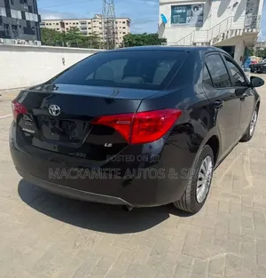 Toyota Corolla LE 4dr Sedan (1.8L 4cyl CVT) 2015 Black