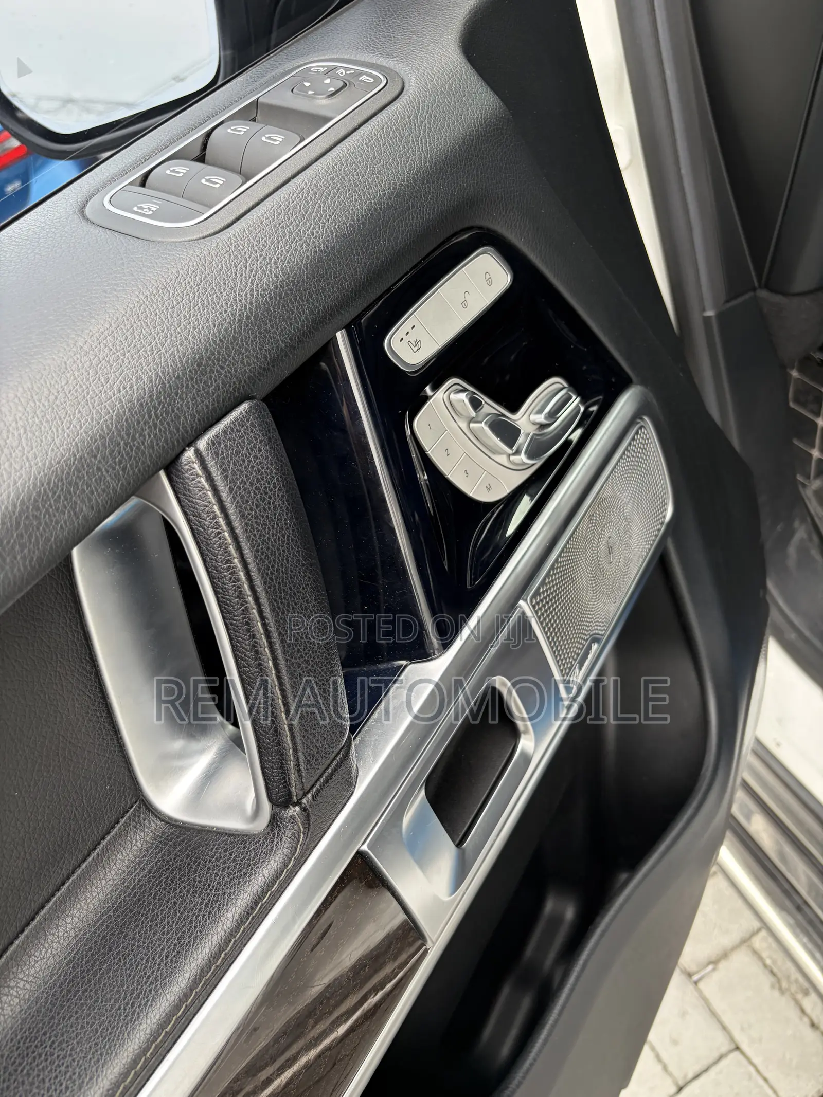 Mercedes-Benz G-Class 2019 White