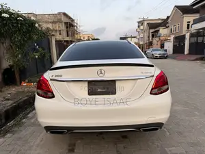 Mercedes-Benz C300 Luxury 4matic Sedan AWD (2.0L 4cyl 7A) 2017 White
