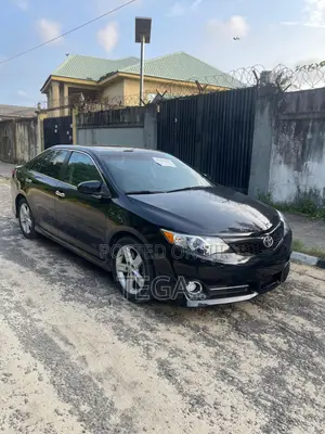 Toyota Camry SE 4dr Sedan (2.5L 4cyl 6A) 2013 Black