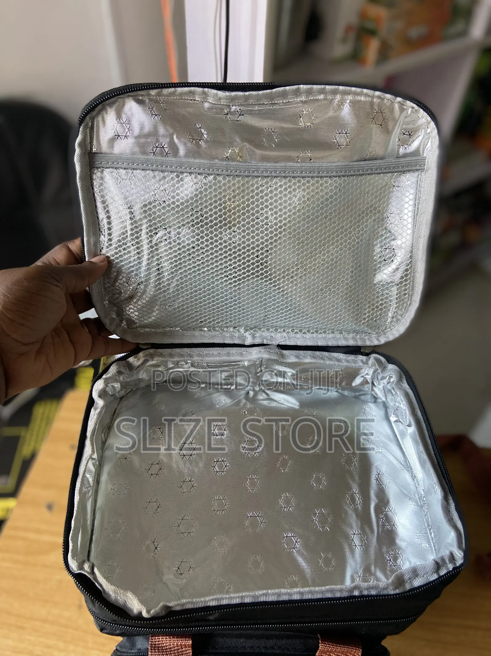 Double-Deck Insulated Lunch Bag With Brown Straps