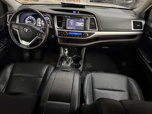 Toyota Highlander 2016 Gold
