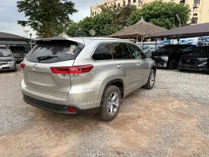 Toyota Highlander 2016 Gold