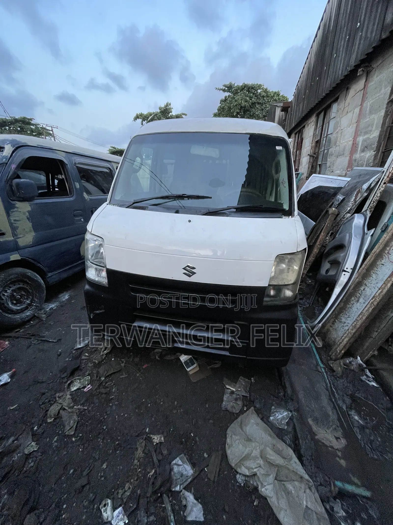Suzuki Every 2012 White