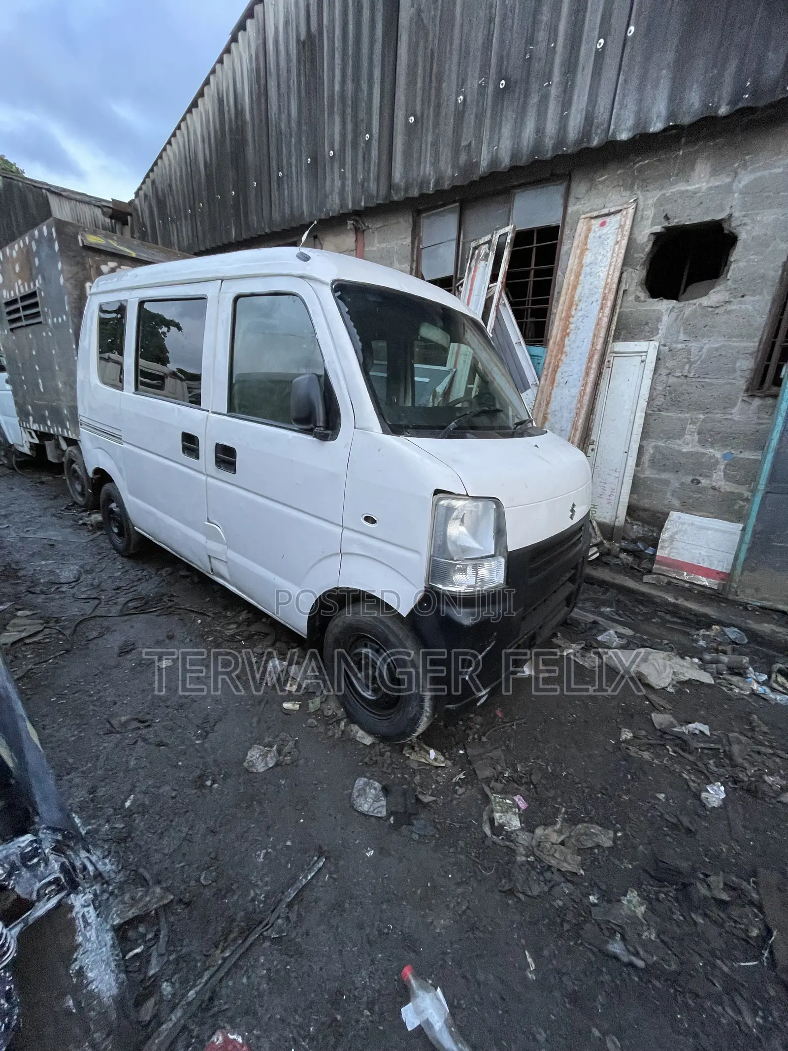 Suzuki Every 2012 White