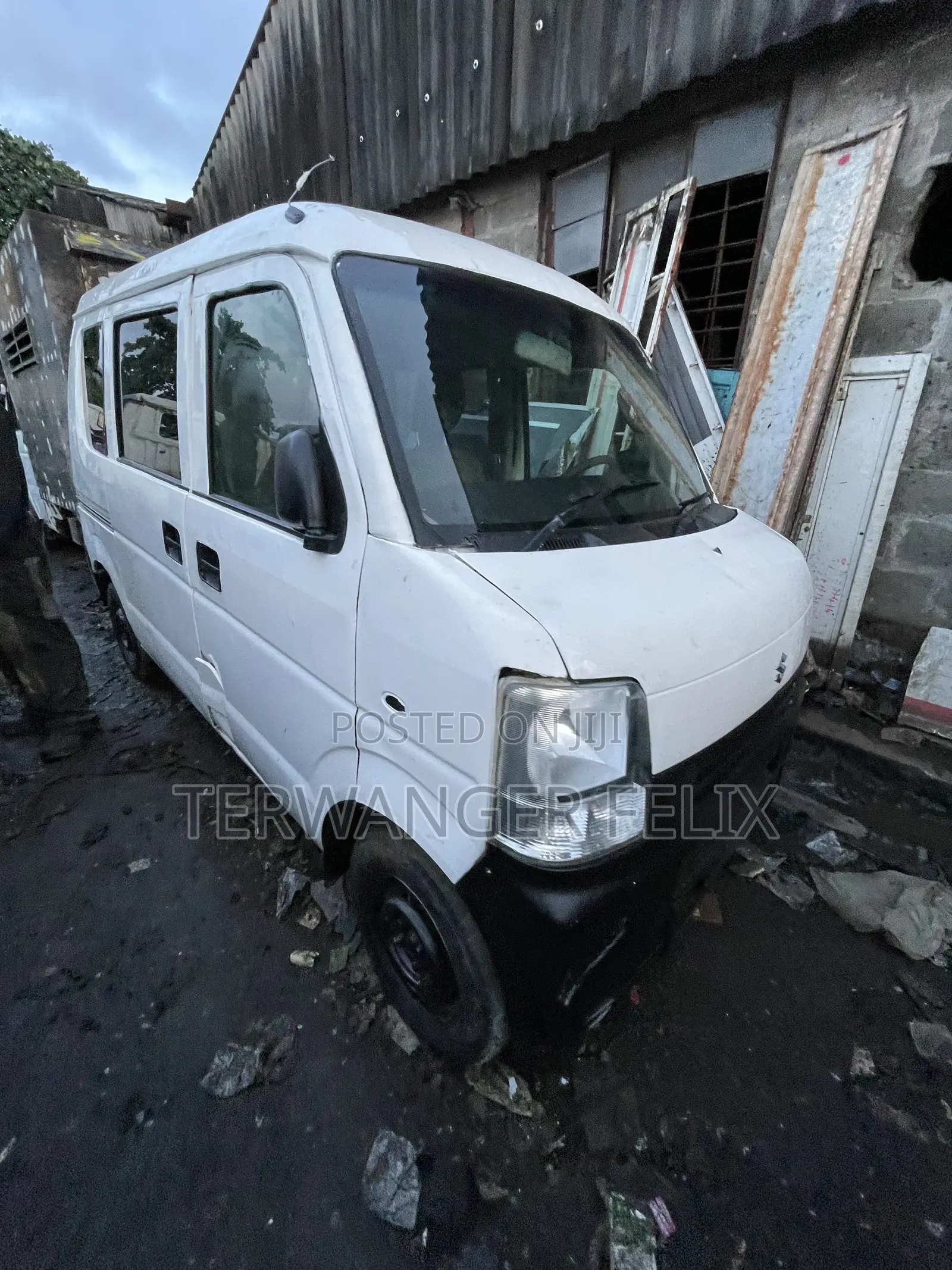 Suzuki Every 2012 White