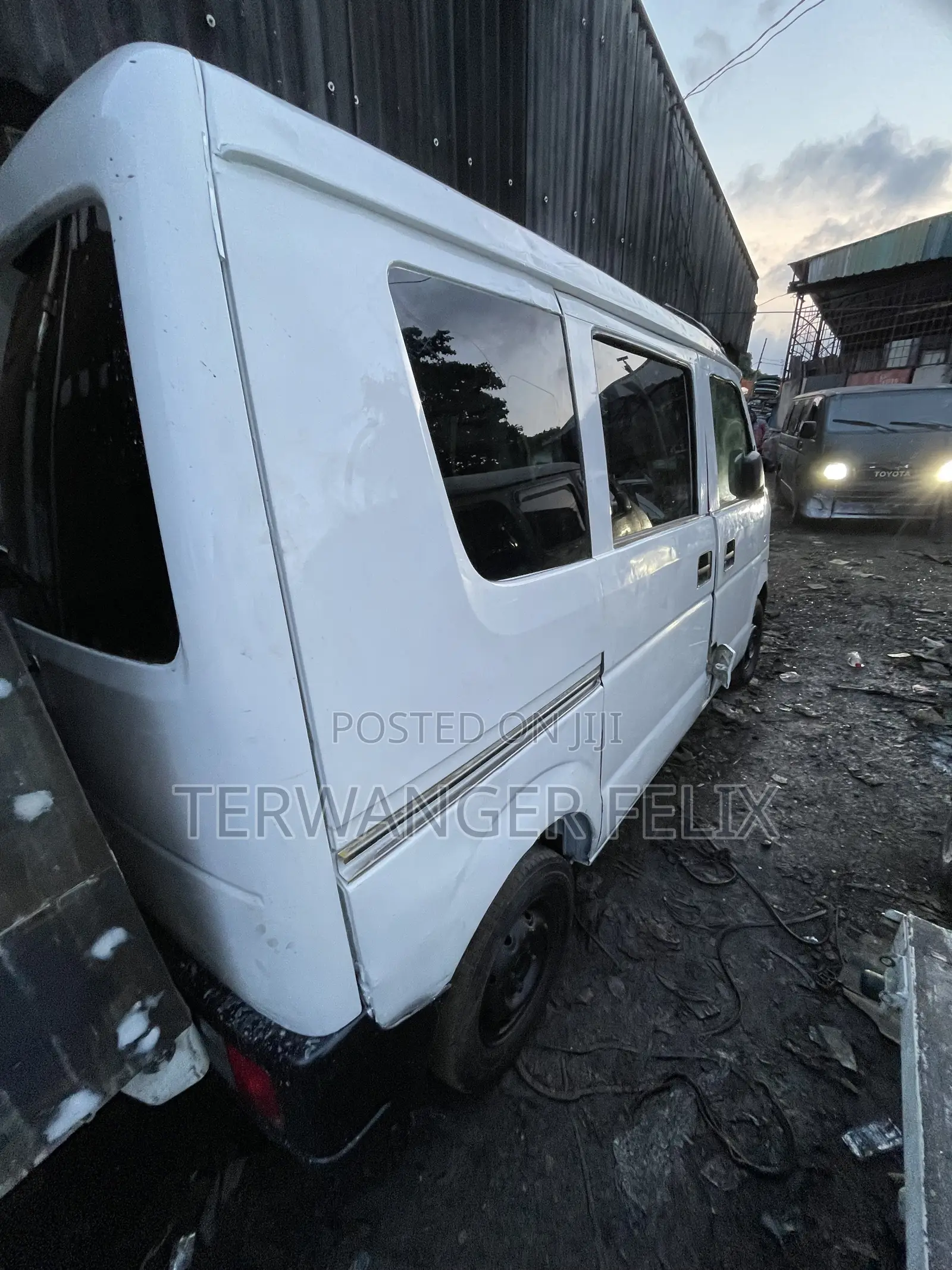Suzuki Every 2012 White