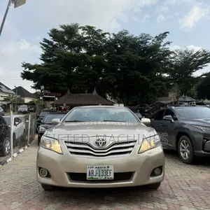 Toyota Camry 2011 Gold