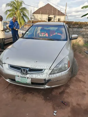 Honda Accord 2004 Gold