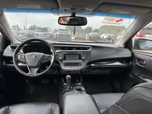 Toyota Avalon XLE Sedar FWD (3.5L 6cyl 6A) 2013 Burgundy