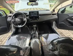 Toyota Corolla LE 2021 Silver