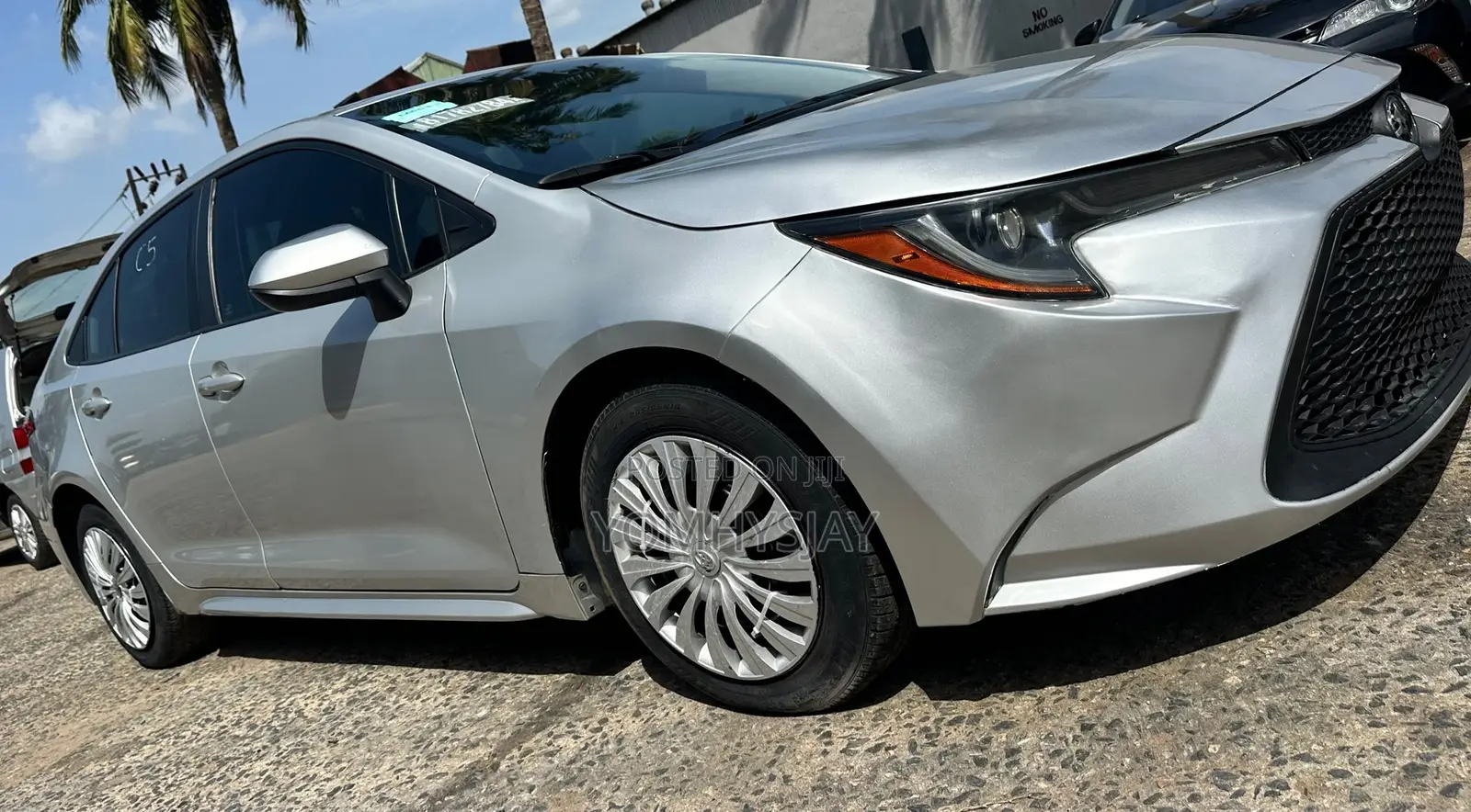 Toyota Corolla LE 2021 Silver