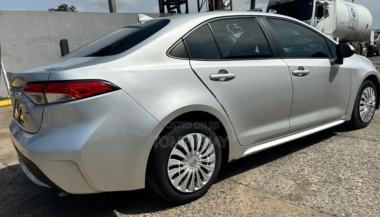 Toyota Corolla LE 2021 Silver