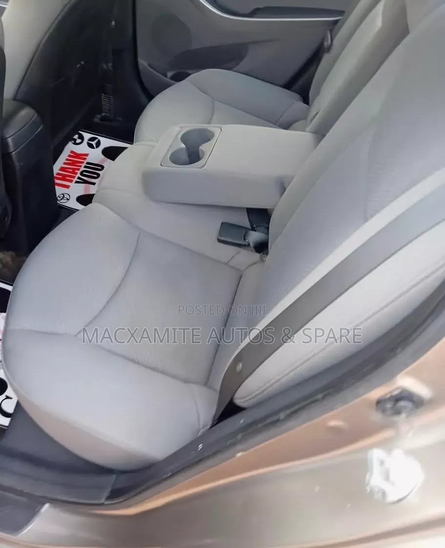 Hyundai Elantra 2012 Gray